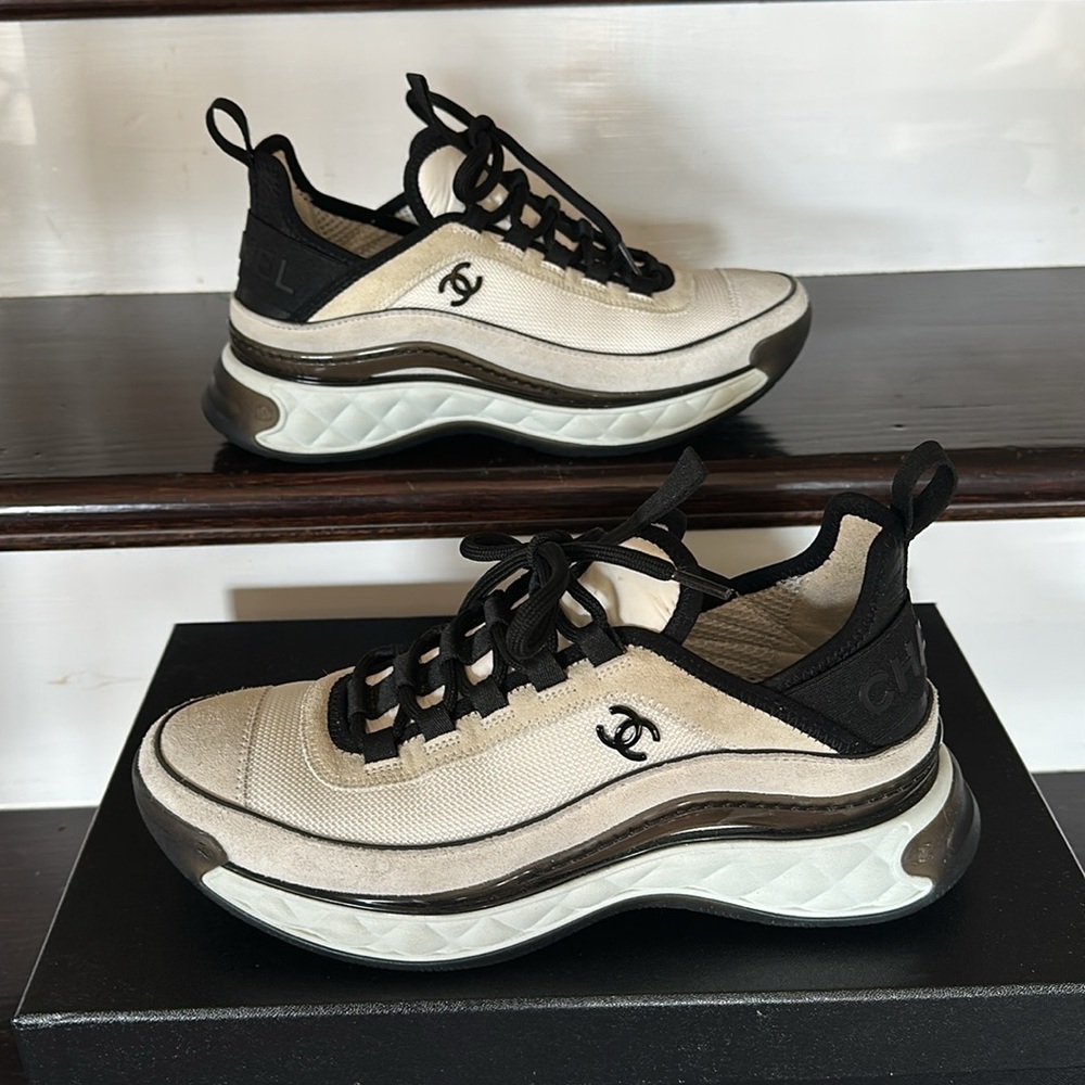 Chanel Sneakers 22S White Black - Picture 4 of 17